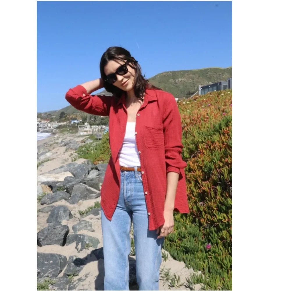 NWT Felicite boyfriend cotton gauze button down shirt in cayenne (red).